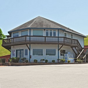 ships-store-exterior-ret